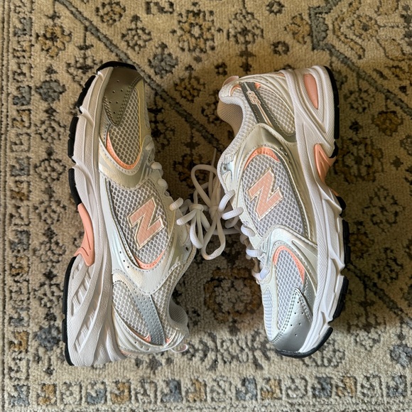 New Balance 530 - Picture 6 of 12